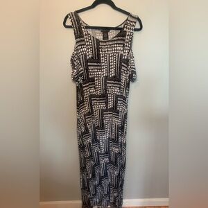 XL Black & White Tribal Off the Shoulder Long Dress 👗